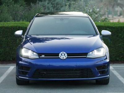 2016 Volkswagen Golf R 2.0-liter turbocharged 4 Cylinder Petrol Engine Blue Black Hatchback