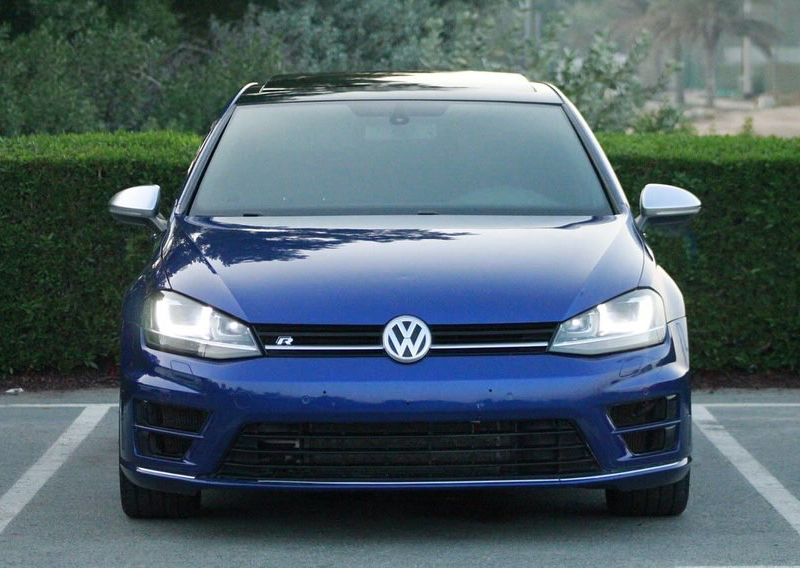 2016 Volkswagen Golf R 2.0-liter turbocharged 4 Cylinder Petrol Engine Blue Black Hatchback