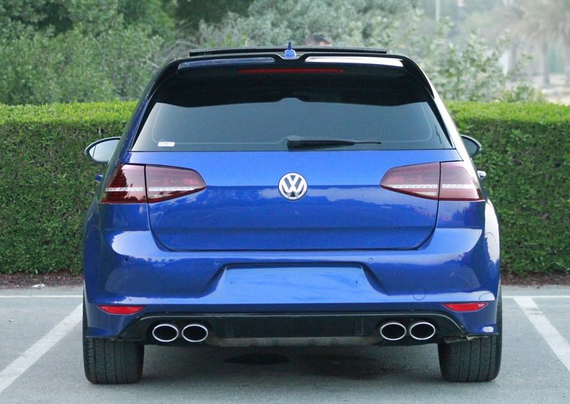 2016 Volkswagen Golf R 2.0-liter turbocharged 4 Cylinder Petrol Engine Blue Black Hatchback