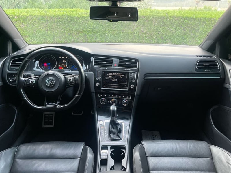 2016 Volkswagen Golf R 2.0-liter turbocharged 4 Cylinder Petrol Engine Blue Black Hatchback