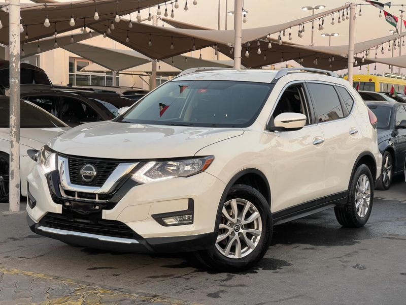 2018 Nissan Rogue 2.5 Litres 4-cylinder Petrol Engine White Black SUV