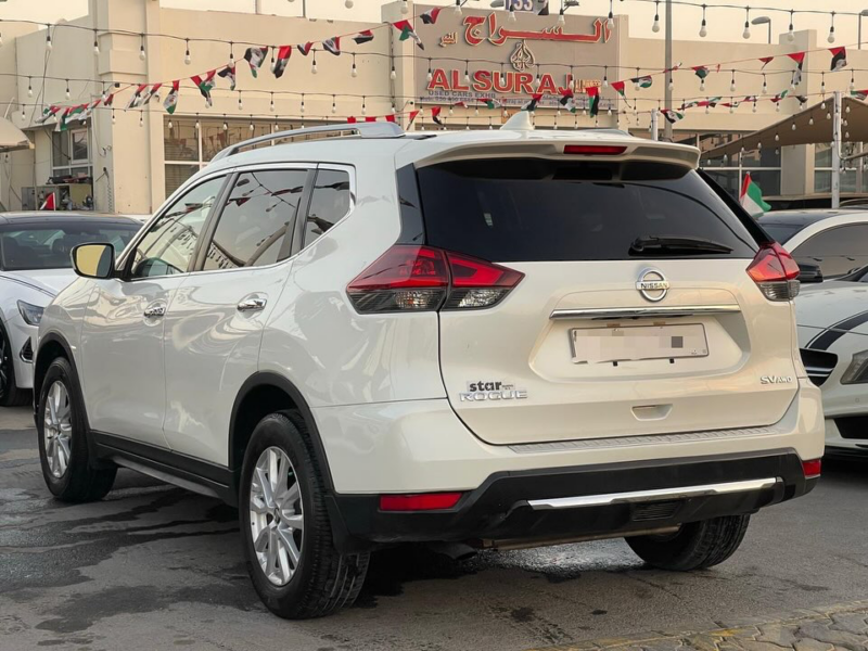 2018 Nissan Rogue 2.5 Litres 4-cylinder Petrol Engine White Black SUV