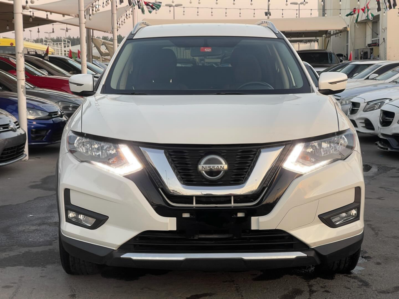 2018 Nissan Rogue 2.5 Litres 4-cylinder Petrol Engine White Black SUV