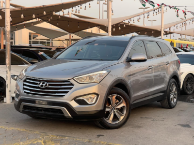 2015 Hyundai Santa Fe 2.4 Litres 4 Cylinders Petrol Engine Grey SUV GCC Specs