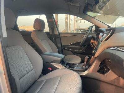 2015 Hyundai Santa Fe 2.4 Litres 4 Cylinders Petrol Engine Grey SUV GCC Specs