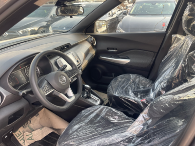 2020 Nissan Kicks 1.6 Liters 4 Cylinder Petrol Engine Grey Black Compact SUV