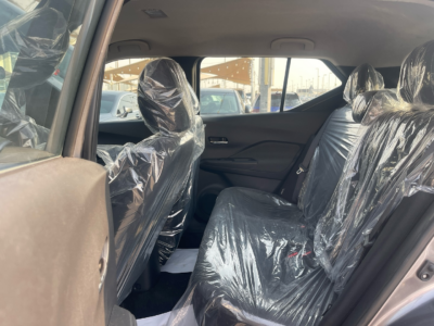 2020 Nissan Kicks 1.6 Liters 4 Cylinder Petrol Engine Grey Black Compact SUV