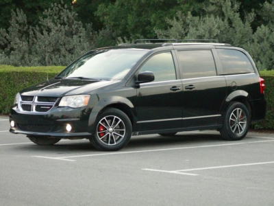 2020 Dodge Grand Caravan 3.6L V6 Pentastar Engine Black Van Canadian Specs