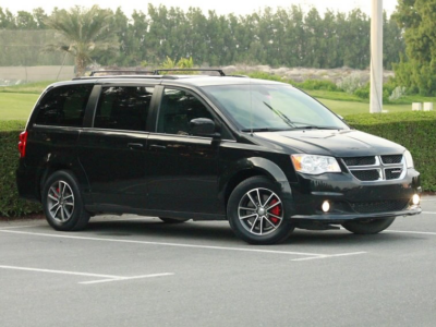 2020 Dodge Grand Caravan 3.6L V6 Pentastar Engine Black Van Canadian Specs