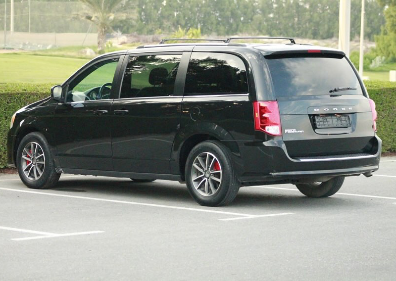 2020 Dodge Grand Caravan 3.6L V6 Pentastar Engine Black Van Canadian Specs