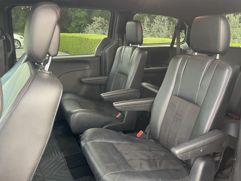 2020 Dodge Grand Caravan 3.6L V6 Pentastar Engine Black Van Canadian Specs