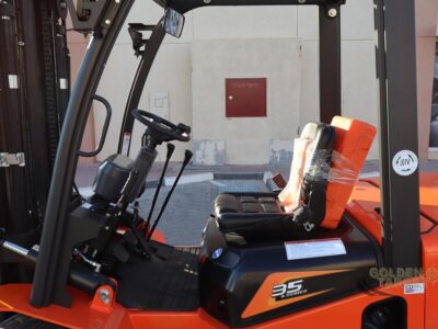 2025 HCH1 CPC35 Diesel Forklift 4 Cylinder Diesel Engine Automatic Orange