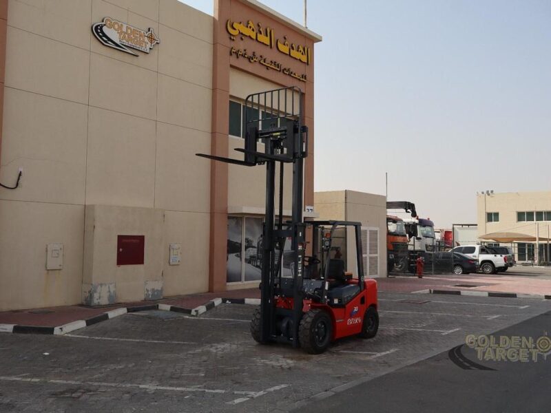 2025 HELI CPC30 Diesel Forklift QUANCHAIV29-50V42 4 Cylinder Diesel Engine Red