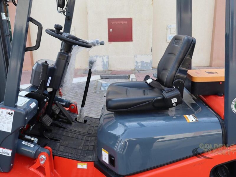 2025 HELI CPC30 Diesel Forklift QUANCHAIV29-50V42 4 Cylinder Diesel Engine Red