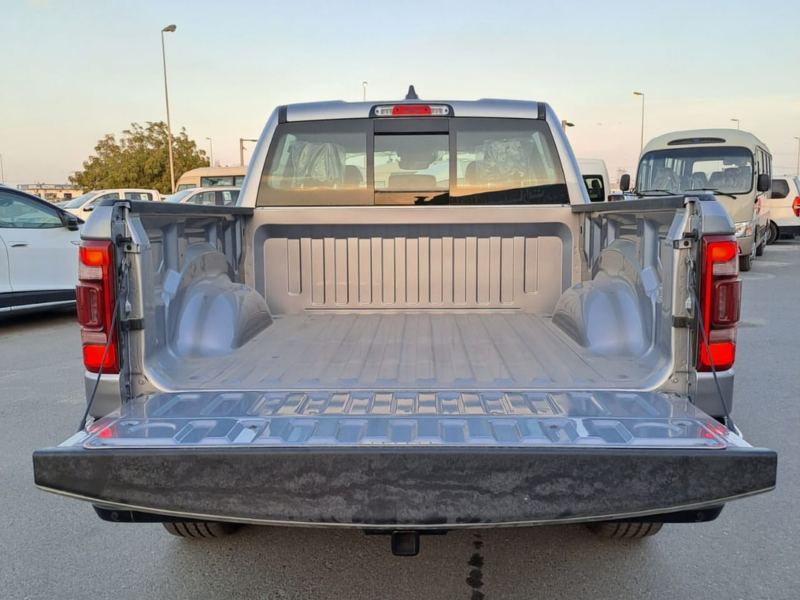 2022 Dodge Ram F1500 5.7 Litres V8 Petrol Engine Automatic Silver Black Pickup