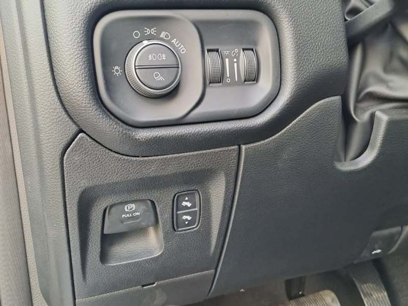 2022 Dodge Ram F1500 5.7 Litres V8 Petrol Engine Automatic Silver Black Pickup