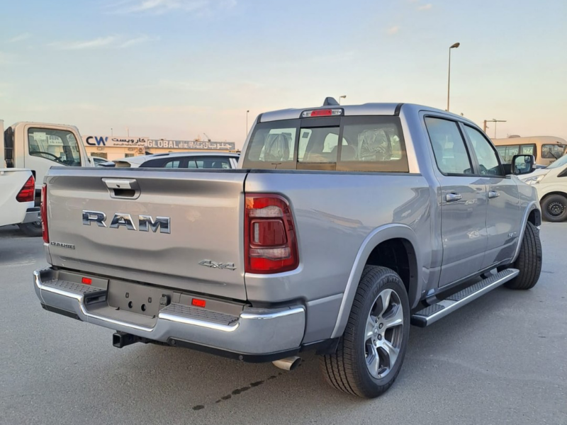 2022 Dodge Ram F1500 5.7 Litres V8 Petrol Engine Automatic Silver Black Pickup