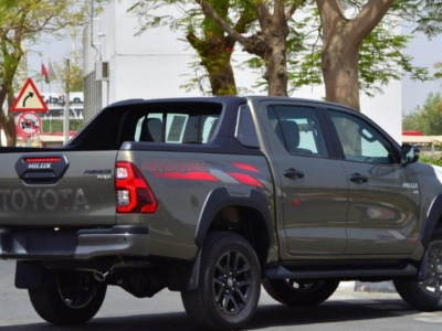 2023 Toyota Hilux 4.0 Litres V6 Petrol Engine AT Green Black Pickup Truck