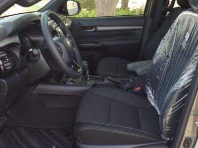 2023 Toyota Hilux 4.0 Litres V6 Petrol Engine AT Green Black Pickup Truck