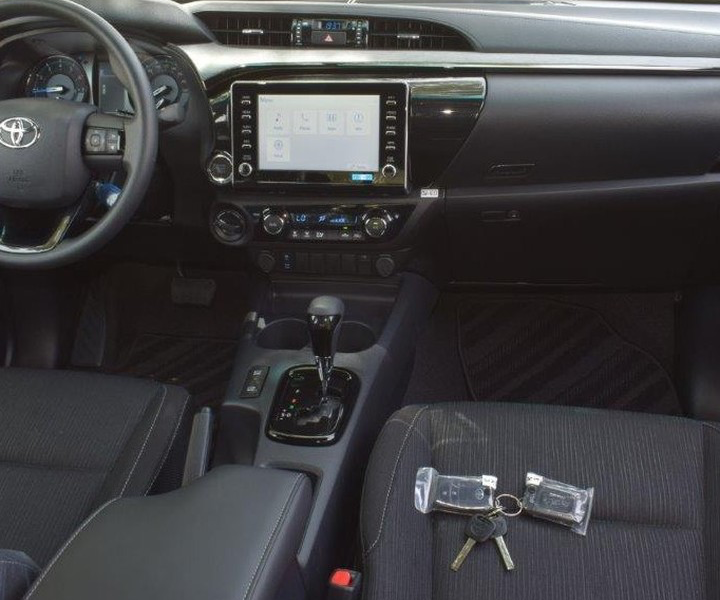 2023 Toyota Hilux 4.0 Litres V6 Petrol Engine AT Green Black Pickup Truck