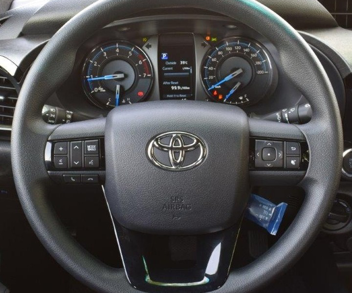 2023 Toyota Hilux 4.0 Litres V6 Petrol Engine AT Green Black Pickup Truck