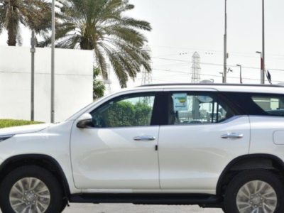 2022 Toyota Fortuner 2.8 Litres 4 Cylinder Diesel Turbo Engine White Tan SUV
