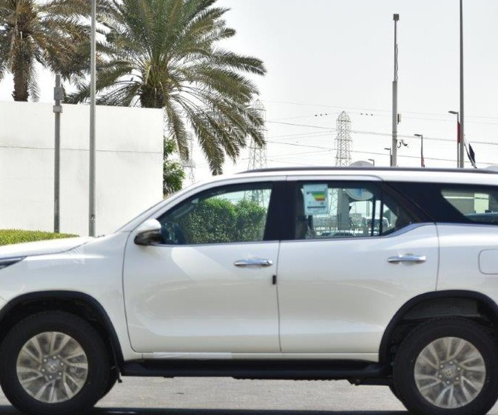2022 Toyota Fortuner 2.8 Litres 4 Cylinder Diesel Turbo Engine White Tan SUV