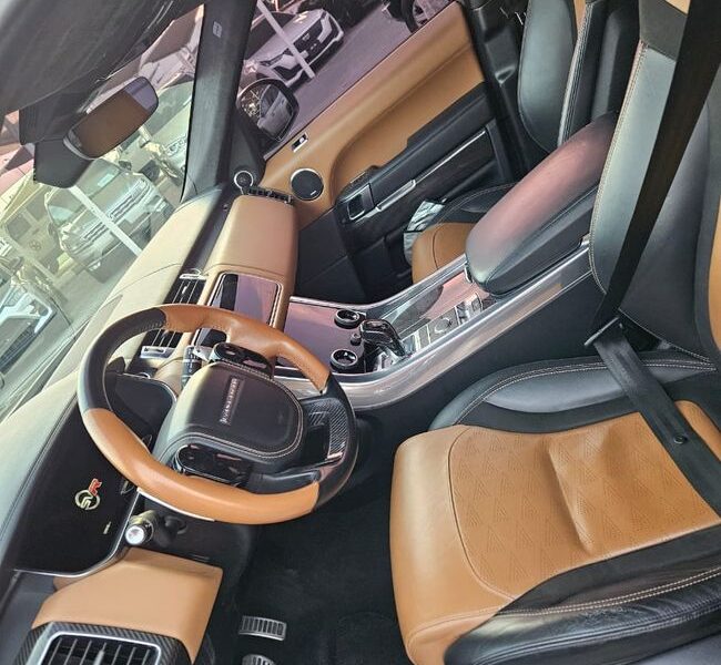 2019 Land Rover Range Rover Sport SVR 5.0-liter Supercharged V8 Petrol Engine Blue Tan SUV