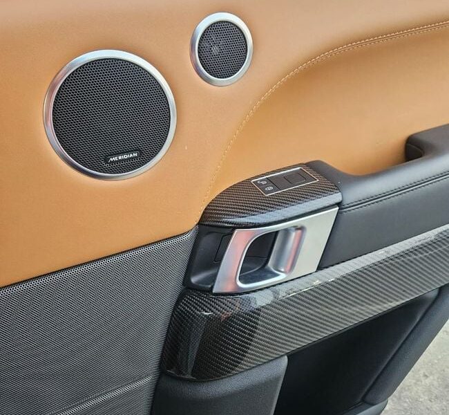 2019 Land Rover Range Rover Sport SVR 5.0-liter Supercharged V8 Petrol Engine Blue Tan SUV