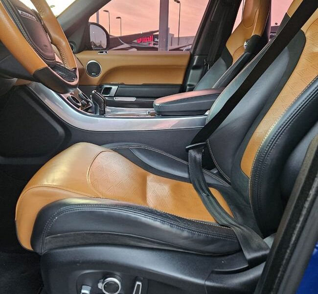 2019 Land Rover Range Rover Sport SVR 5.0-liter Supercharged V8 Petrol Engine Blue Tan SUV