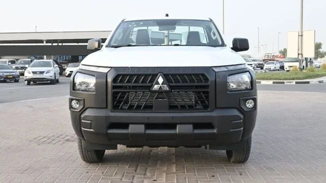 2026 Mitsubishi L200 2.4 Litres 4 Cylinders Diesel Engine SC MT White Black Pickup Truck