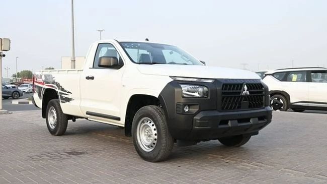 2026 Mitsubishi L200 2.4 Litres 4 Cylinders Diesel Engine SC MT White Black Pickup Truck