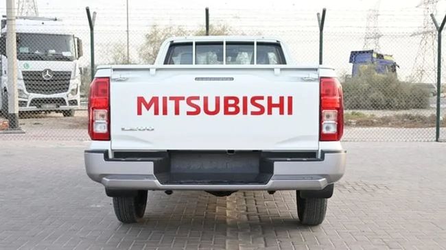 2026 Mitsubishi L200 2.4 Litres 4 Cylinders Diesel Engine SC MT White Black Pickup Truck