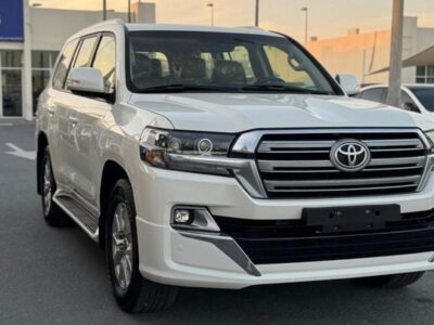 2019 Toyota Land Cruiser EXR 4.0L V6 Petrol Engine White Beige SUV GCC Specs
