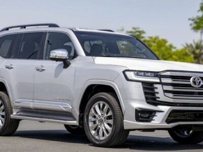 2023 Toyota Land Cruiser 3.5L VX 3.5-liter twin-turbo V6 Engine Silver Red SUV