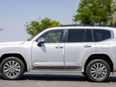 2023 Toyota Land Cruiser 3.5L VX 3.5-liter twin-turbo V6 Engine Silver Red SUV
