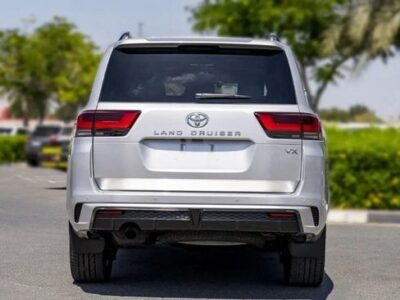 2023 Toyota Land Cruiser 3.5L VX 3.5-liter twin-turbo V6 Engine Silver Red SUV