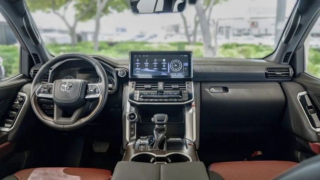 2023 Toyota Land Cruiser 3.5L VX 3.5-liter twin-turbo V6 Engine Silver Red SUV