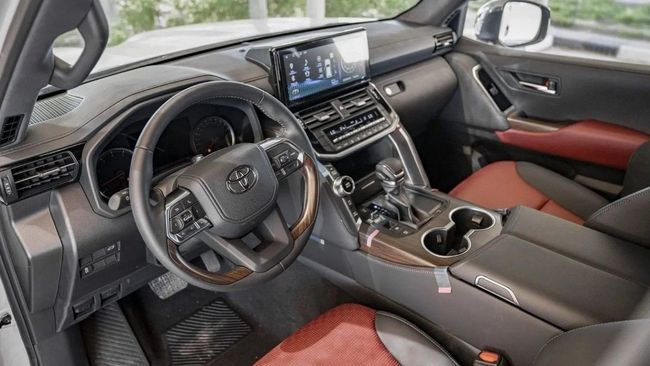 2023 Toyota Land Cruiser 3.5L VX 3.5-liter twin-turbo V6 Engine Silver Red SUV