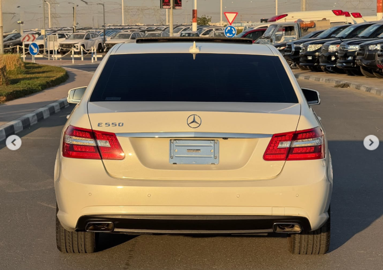 2011 Mercedes-Benz E550 AMG 5.5-liter V8 DOHC 32-valve White Black Luxury Sedan Clean Title