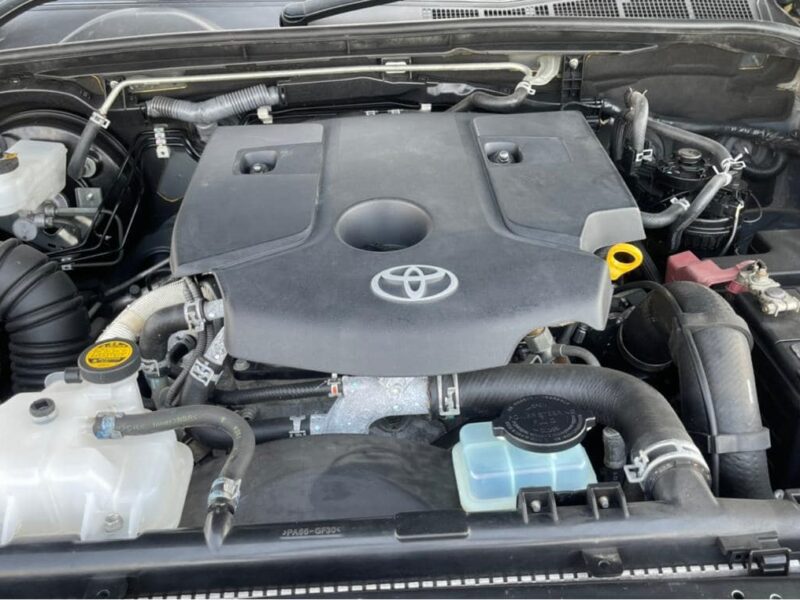 2020 Toyota Hilux SR5 Dual Cab 2.8 Litre 4 Cylinder Turbo Diesel Engine Bronze Black Pickup Truck