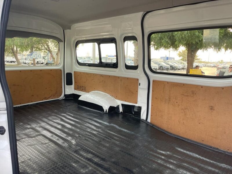 2019 Toyota HiAce 2.8 Litres 4-cylinder Turbo Diesel Engine White Grey Van Automatic