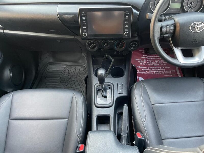 2020 Toyota Hilux SR5 Dual Cab 2.8 Litre 4 Cylinder Turbo Diesel Engine Bronze Black Pickup Truck