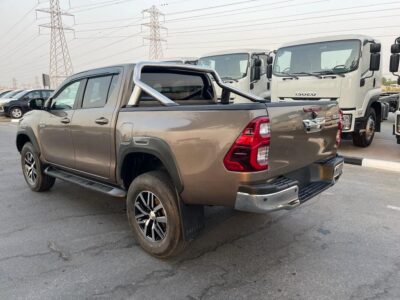 2020 Toyota Hilux SR5 Dual Cab 2.8 Litre 4 Cylinder Turbo Diesel Engine Bronze Black Pickup Truck