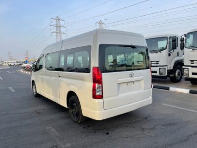 2019 Toyota HiAce 2.8 Litres 4-cylinder Turbo Diesel Engine White Grey Van Automatic