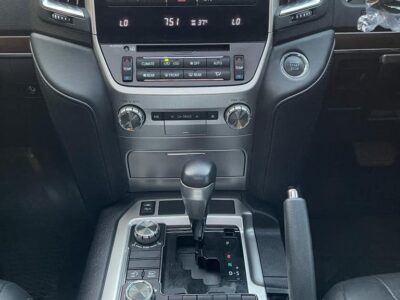 2020 Toyota Land Cruiser VX 4.5 Liters V8 Twin-Turbo Diesel Engine Grey Black SUV