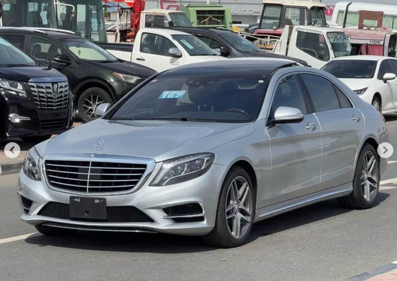 2014 Mercedes-Benz S 550 4.7-liter twin-turbocharged V8 Petrol Engine Silver Black Sedan