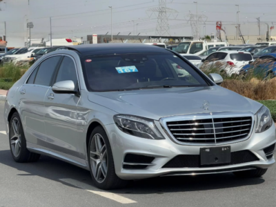 2014 Mercedes-Benz S 550 4.7-liter twin-turbocharged V8 Petrol Engine Silver Black Sedan