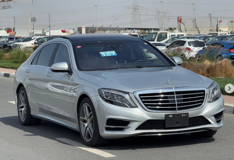 2014 Mercedes-Benz S 550 4.7-liter twin-turbocharged V8 Petrol Engine Silver Black Sedan