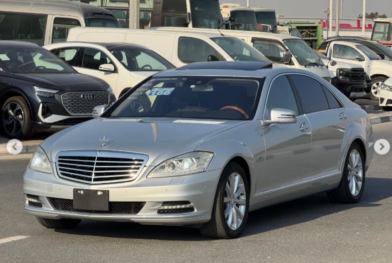 2012 Mercedes-Benz S550L AMG 4.6 Litres Twin-Turbo V8 Petrol Engine Silver Black Sedan